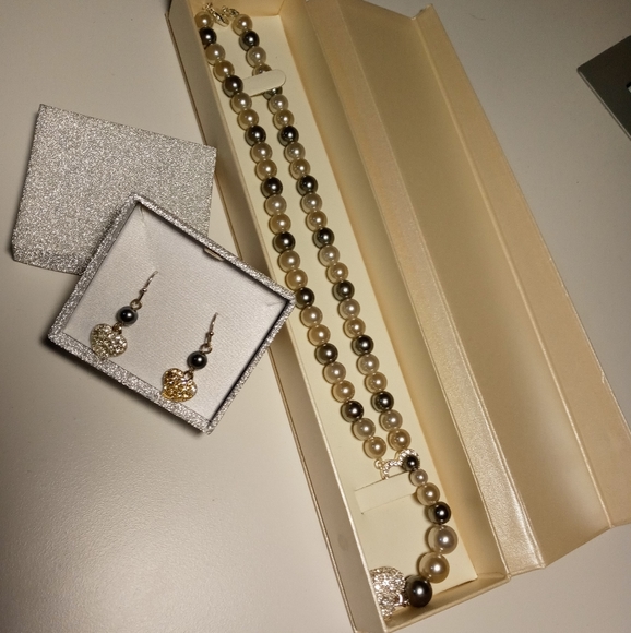 unknown Jewelry - Heart Necklace/Earring set